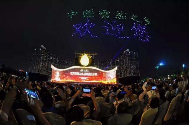 什邡，我想和你谈一辈子恋爱