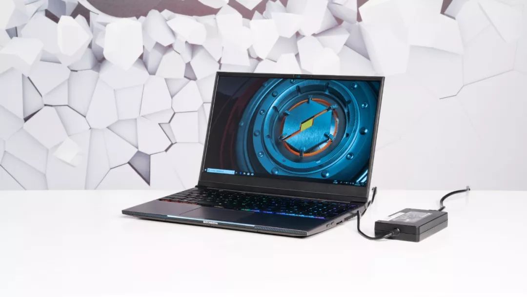 配置最高的游戏本推荐,聊聊今年游戏本的最大缺点