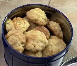 千万别吃这五种饼干有毒,提醒这种坚果不能吃千万留心