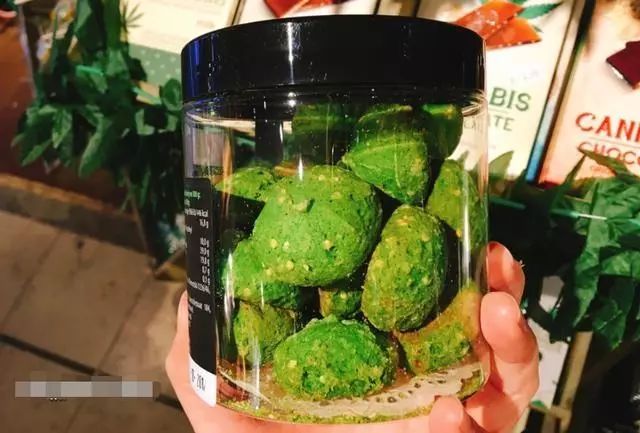 千万别吃这五种饼干有毒,提醒这种坚果不能吃千万留心