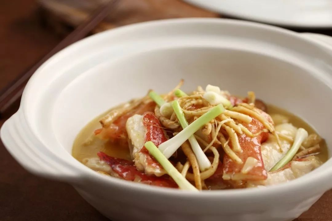 浦东新地标480米,上海浦东逛吃一条街