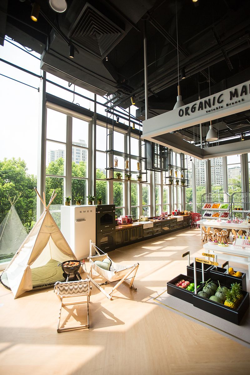 浦东新地标480米,上海浦东逛吃一条街