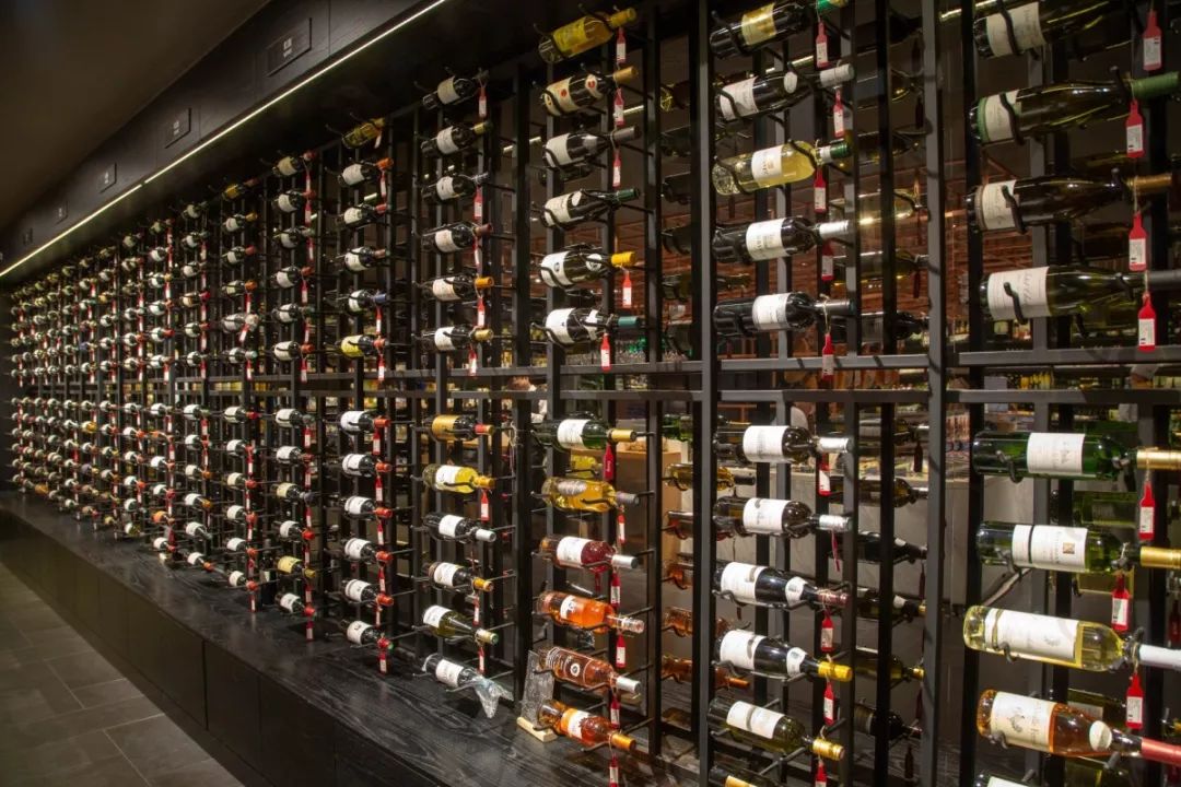 浦东新地标480米,上海浦东逛吃一条街