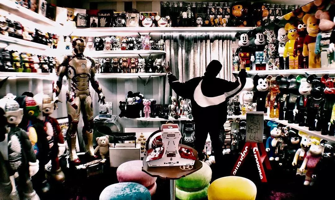 鎷ユ湁鏃犳暟鐞冮瀷,鍧愭嫢涓婁嚎鏄庢槦鐞冮瀷鐨勪汉