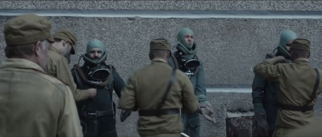 切尔诺贝利清理屋顶的士兵,切尔诺贝利清理石墨的士兵