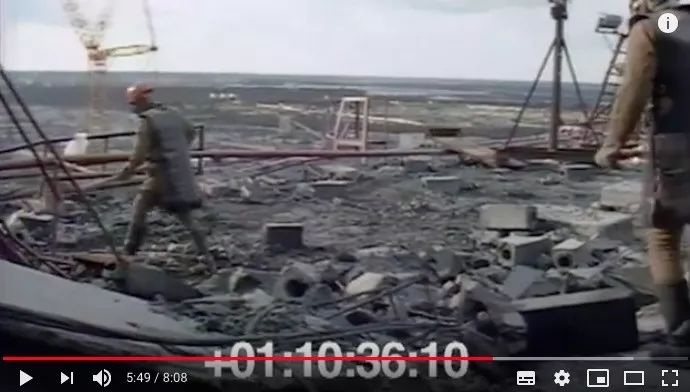 切尔诺贝利清理屋顶的士兵,切尔诺贝利清理石墨的士兵