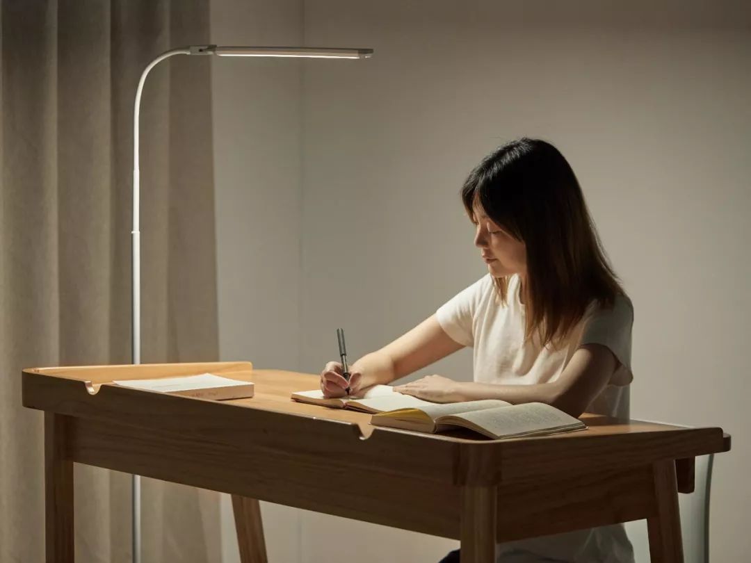 高性价比全光谱落地灯,一款性价比高的灯