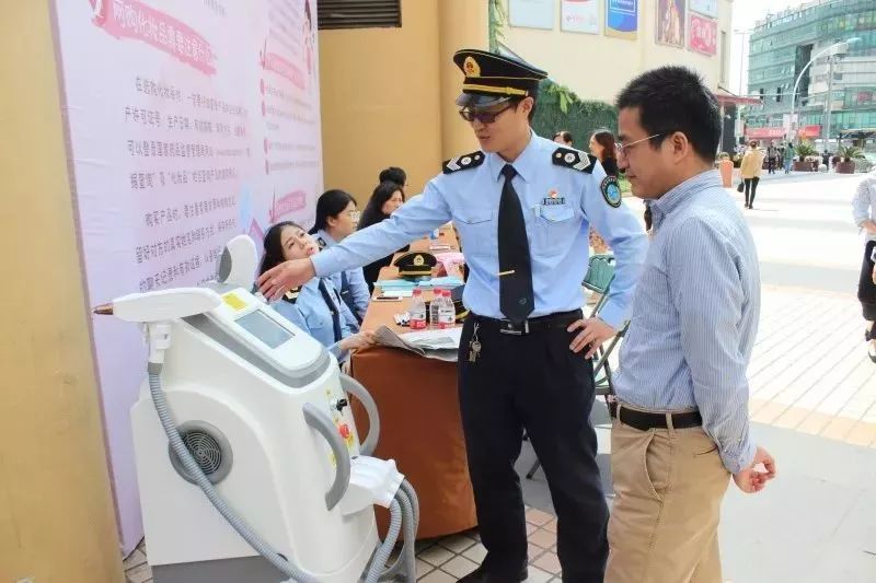 推动谁执法谁普法,谁执法谁普法宣传进社区