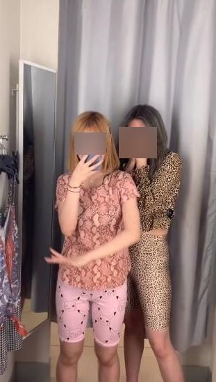 年轻姑娘霸占试衣间2小时，却只挑店里最丑的衣服试穿，还发朋友圈......