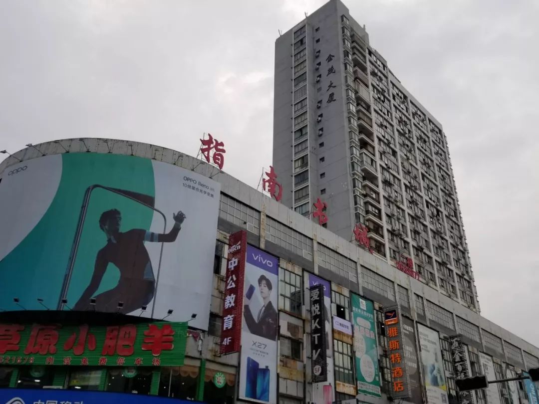 从百货商场到大型购物中心,玉林有哪些大的购物广场