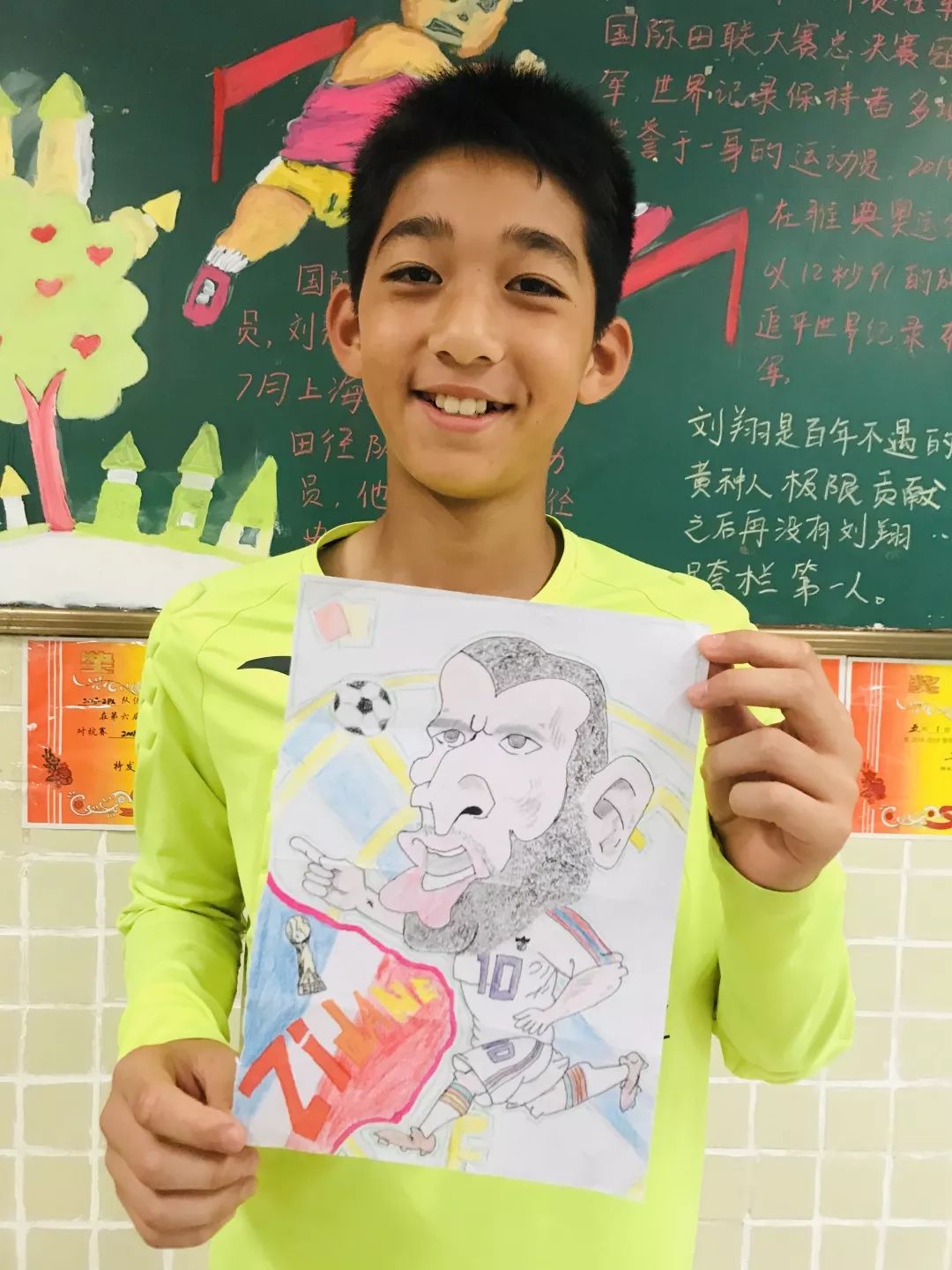 简笔画c罗与梅西,足球小学生c罗