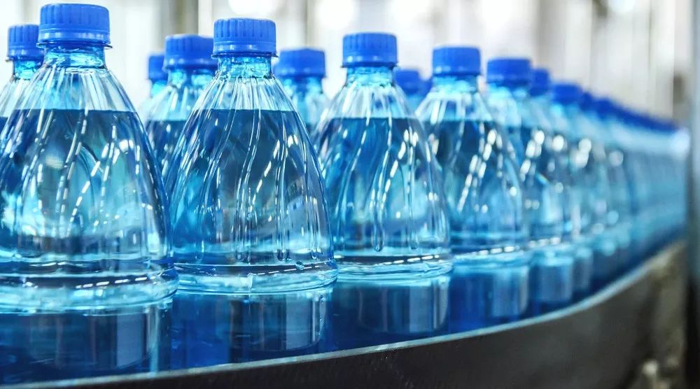 长期喝不烧开的自来水有什么危害,长期饮用纯净水不加热对人有害吗