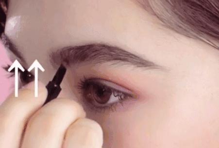 埃菲尔铁塔杏粉色,埃菲尔铁塔艺术风格