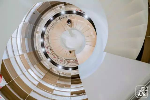 去处|雨你有瓜！你知道吗，魔都的楼梯都能美成这个亚子