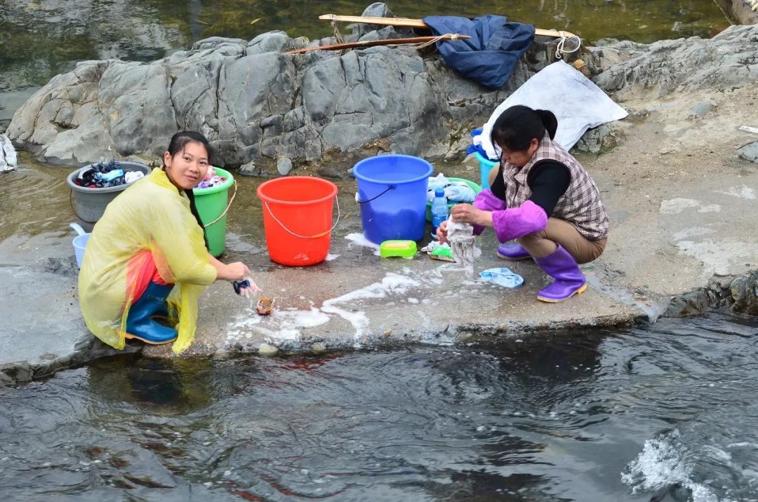 袜子能跟内衣裤一起洗么,裤袜子可以一起洗吗