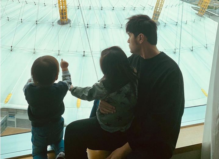 夏天被粉红色泡泡承包，嫁给爱情的女孩脸上都挂着糖霜