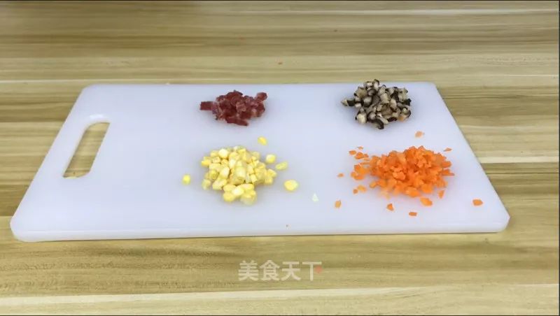 吃剩的饺子皮这样做，简单又好吃，简直香skr人