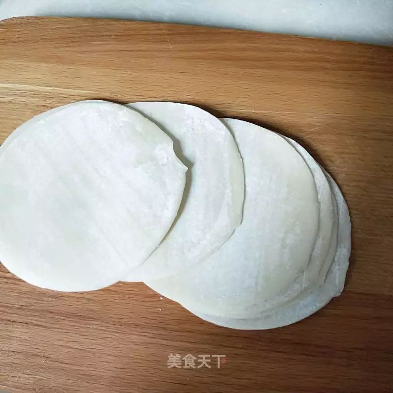 吃剩的饺子皮这样做，简单又好吃，简直香skr人