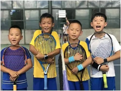 陪孩子做作业又气又笑,教孩子做作业气得心肌梗死