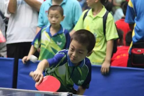 陪孩子做作业又气又笑,教孩子做作业气得心肌梗死