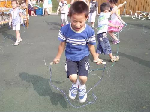 陪孩子做作业又气又笑,教孩子做作业气得心肌梗死