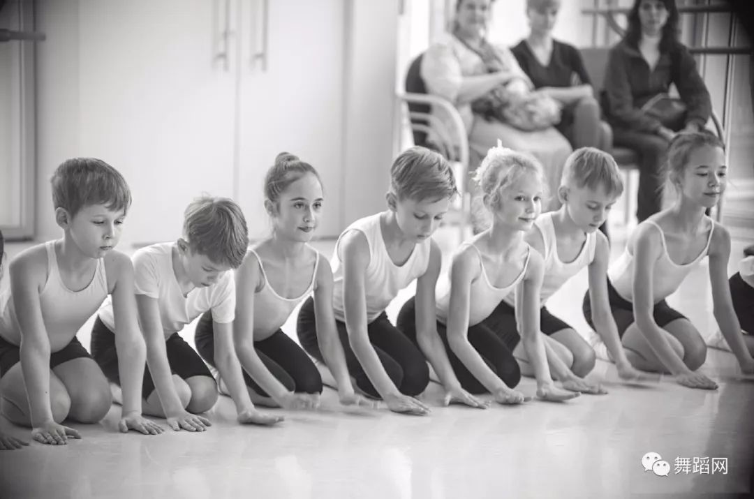 什么原因会导致孩子不想学习,孩子不愿意坚持跳舞怎么办