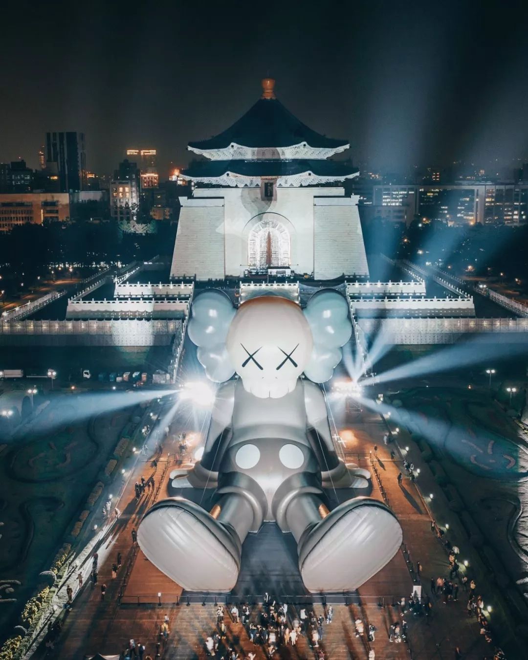 优衣库kaws为什么受欢迎,优衣库x和kaws哪个好用