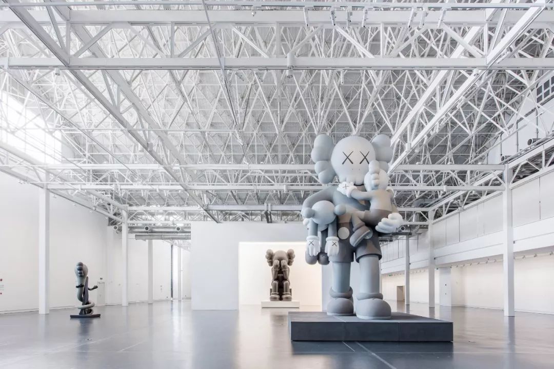 优衣库kaws为什么受欢迎,优衣库x和kaws哪个好用