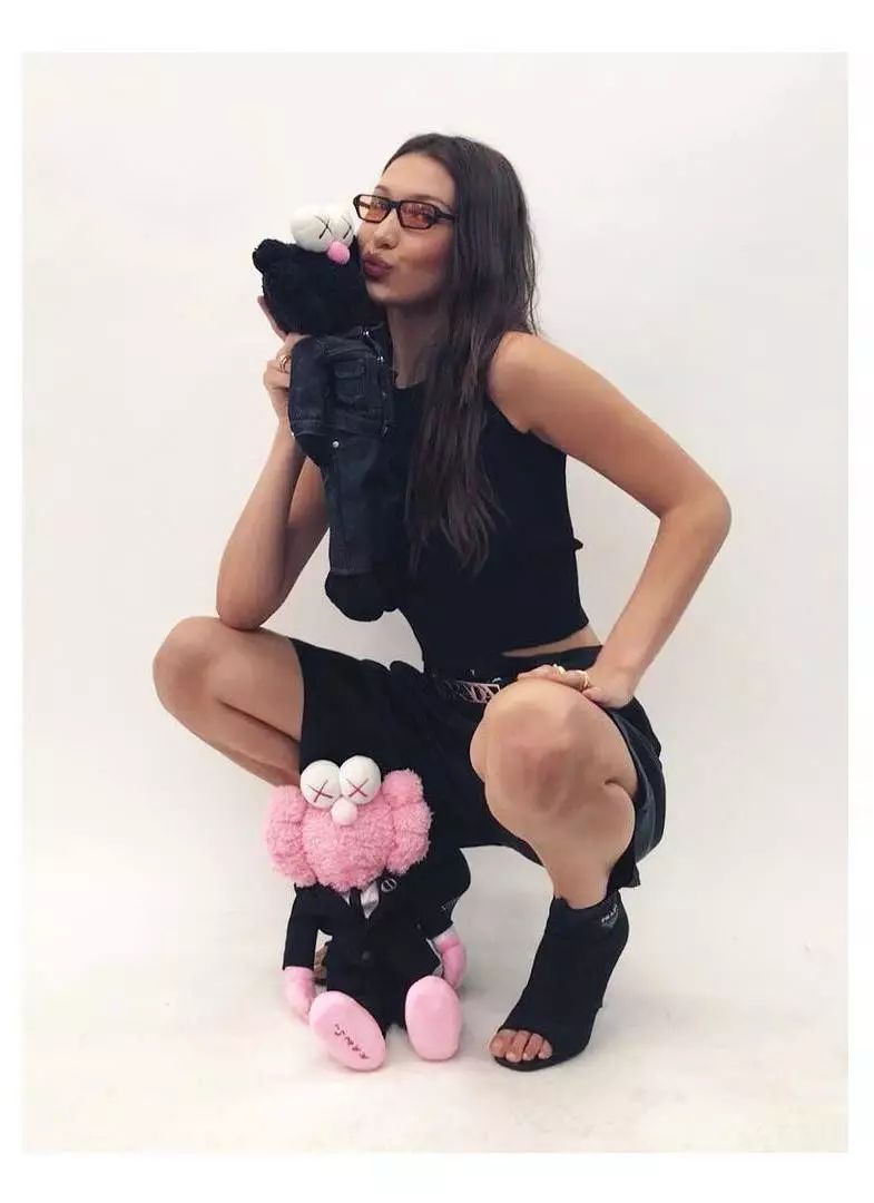 优衣库kaws为什么受欢迎,优衣库x和kaws哪个好用