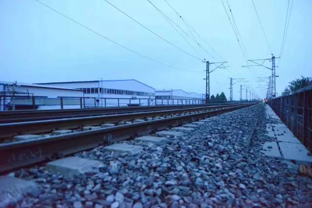 给高铁洗澡一共需要几步,给机车洗澡需要关注什么