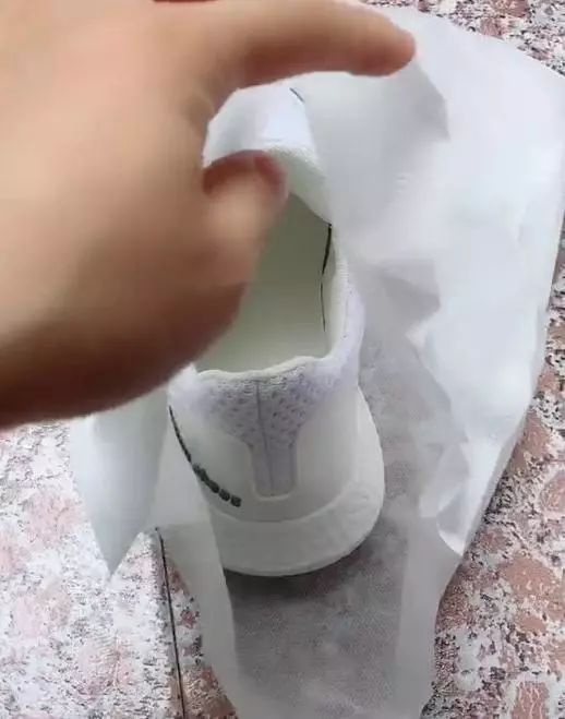 买了20年鞋，才知道鞋盒里的白布这么重要，以前太浪费了
