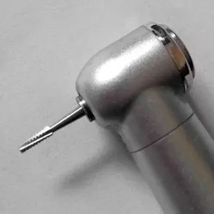 担心的事发生了！九江女子看牙时，钻针突然断掉，扎进面部后失踪了