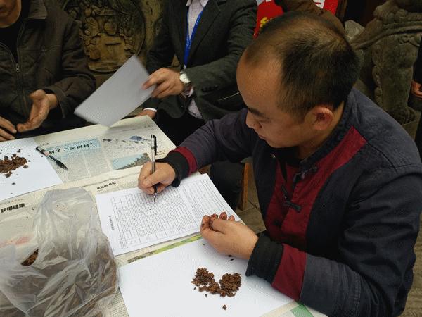 从临时工到酿酒技术骨干他用行动诠释爱岗敬业