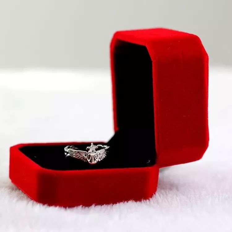 女朋友没有安全感安慰的话语,为什么女朋友没安全感经常提分手