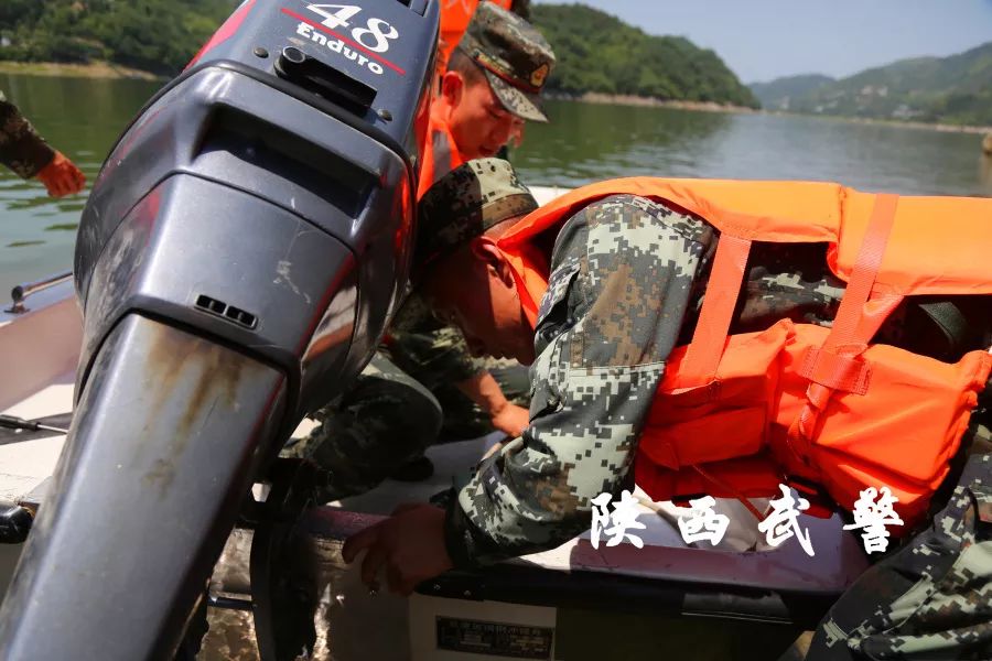 水上精兵训练方法视频,水上尖兵完整版