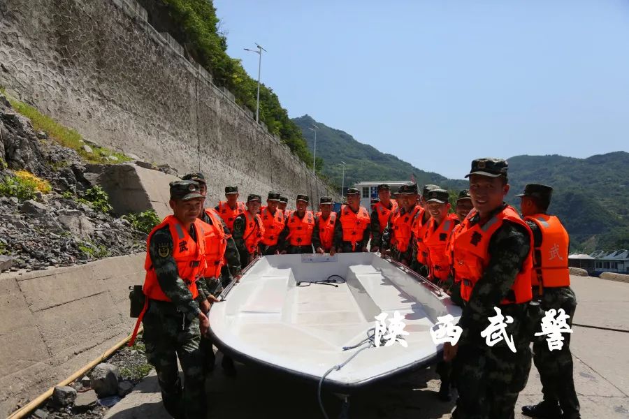 水上精兵训练方法视频,水上尖兵完整版