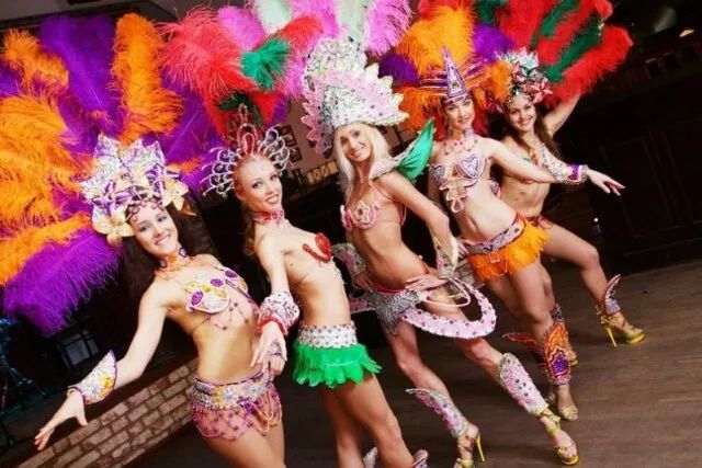 电击你的小心脏~电音泳池派对，拉开交广狂欢泼水节序幕