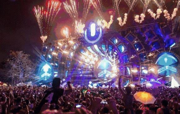 电击你的小心脏~电音泳池派对，拉开交广狂欢泼水节序幕