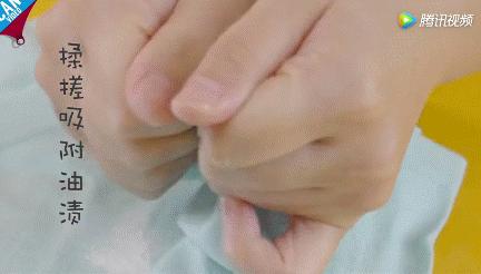 风油精滴点在衣服上有什么效果,风油精喷在衣服上会怎么样