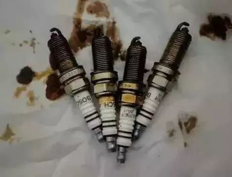 火花塞漏气别忽悠了,火花塞漏气什么症状