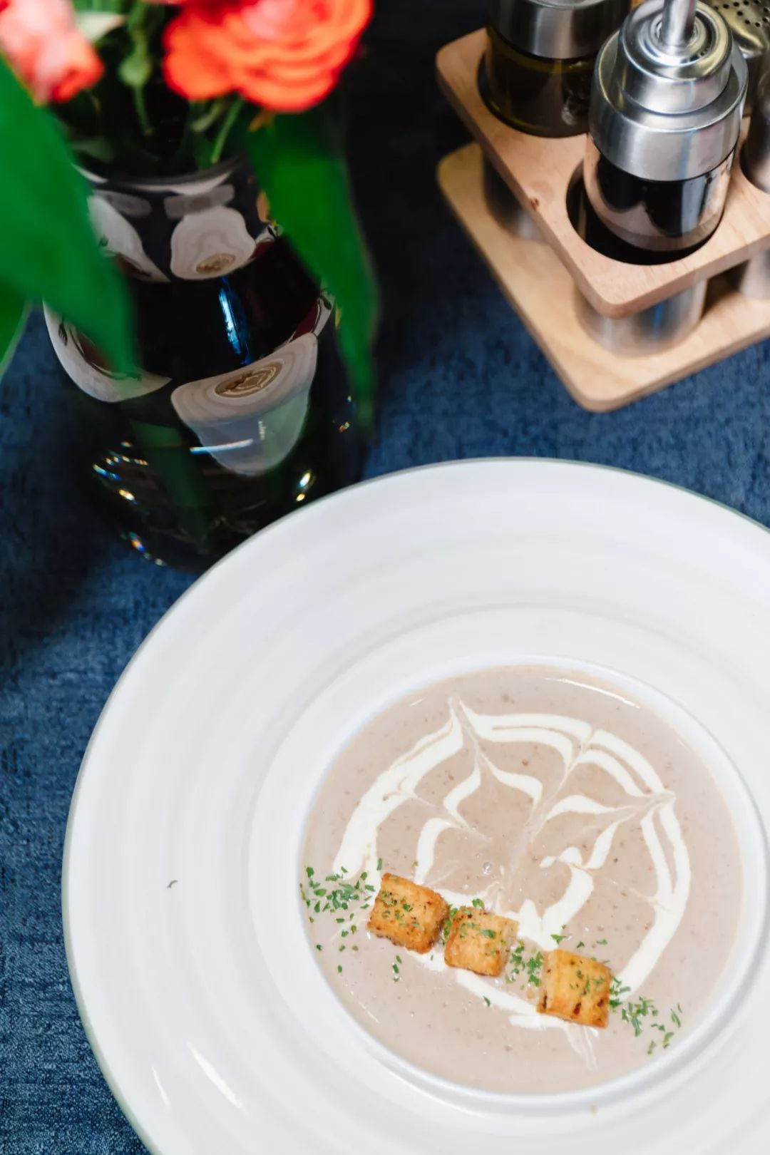 1折抢大家乐KTV欢唱卡？！更有花样美食指南，自助、烤肉全都有