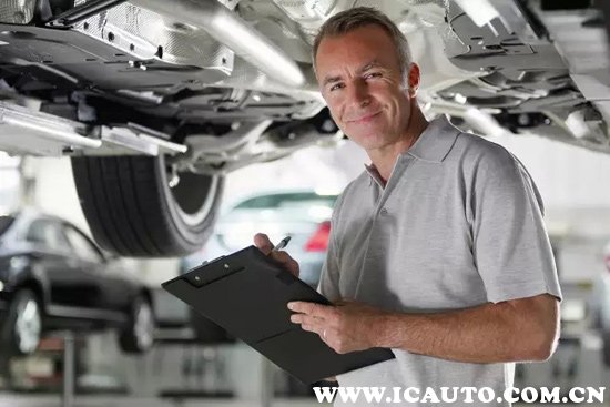 发动机故障灯亮了怎么消除积碳,消除发动机故障灯窍门