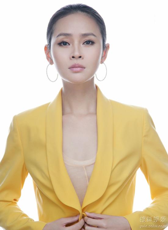 于明加穿旗袍的视频,于明加电视剧门第中穿的衣服