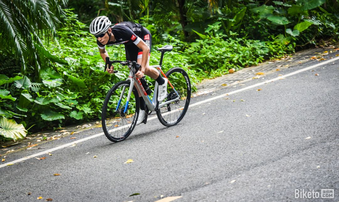 一车遛天下？小编为什么要选CUBECROSSRACE越野公路车