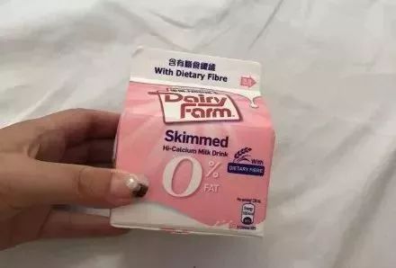 香港牛奶惊爆含问题添加剂！可致肠炎，并无药可医治…