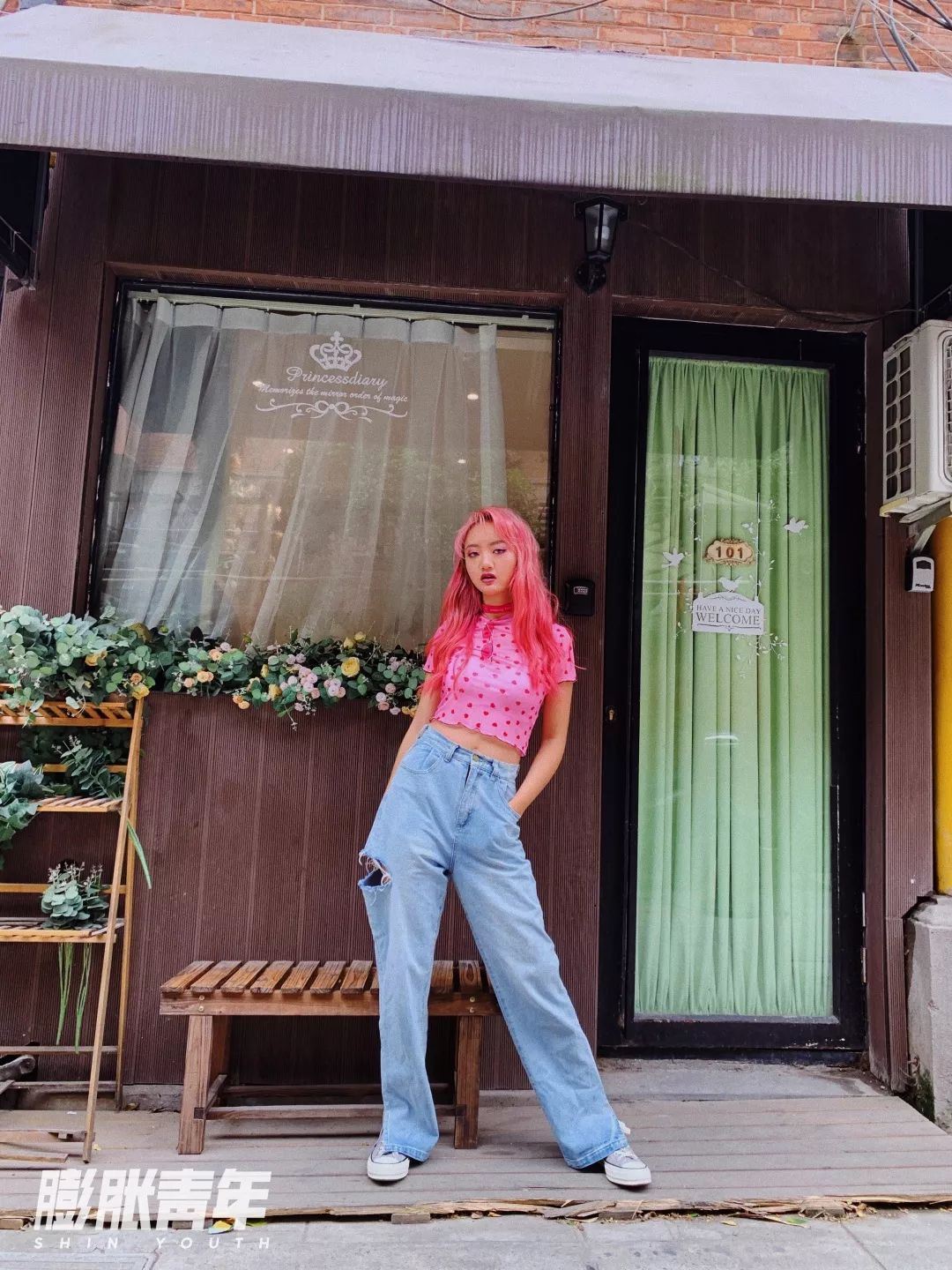 卡卡|欧美风大妞甜辣突袭～绝不退潮的糖果系穿搭攻略都在这