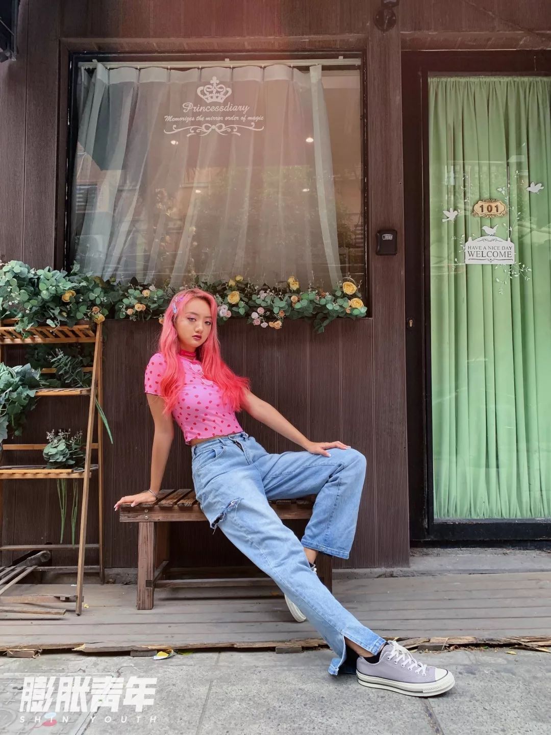 卡卡|欧美风大妞甜辣突袭～绝不退潮的糖果系穿搭攻略都在这