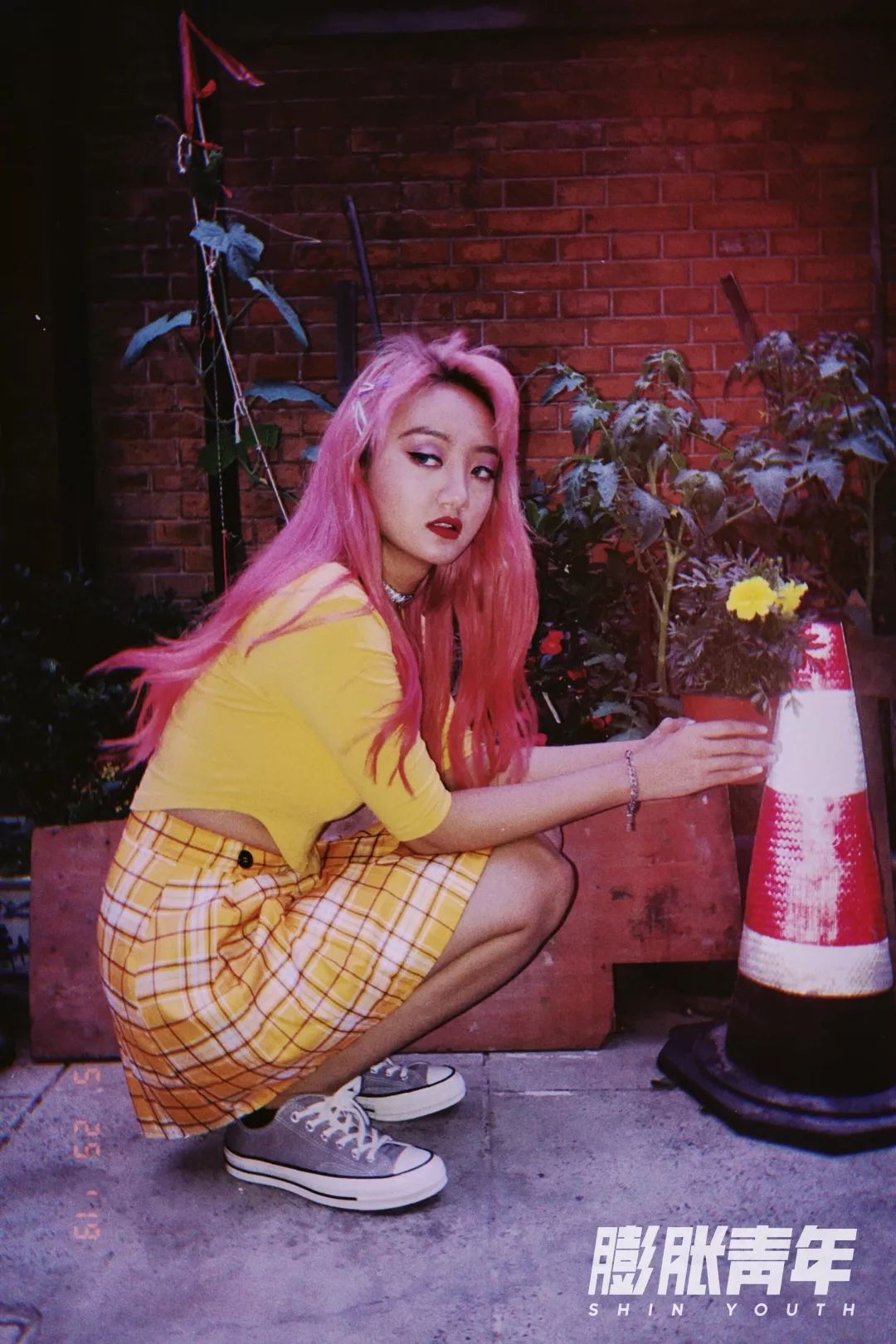 卡卡|欧美风大妞甜辣突袭～绝不退潮的糖果系穿搭攻略都在这