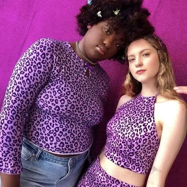 卡卡|欧美风大妞甜辣突袭～绝不退潮的糖果系穿搭攻略都在这