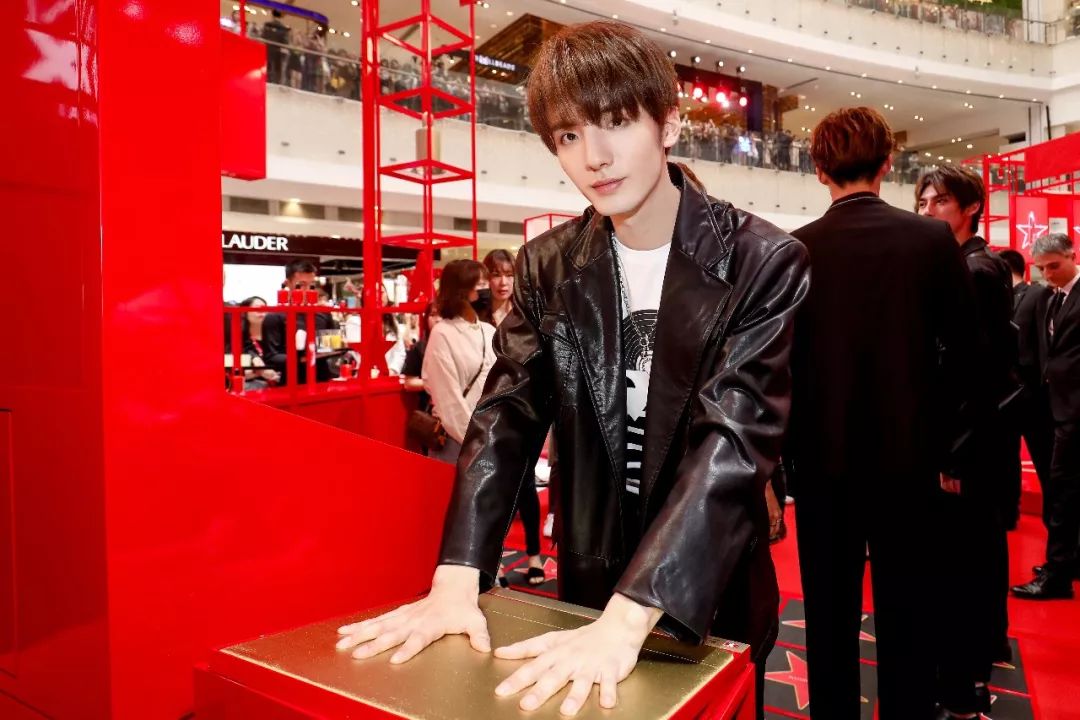 史上最红！超好拍的时髦“集妆箱”又来啦